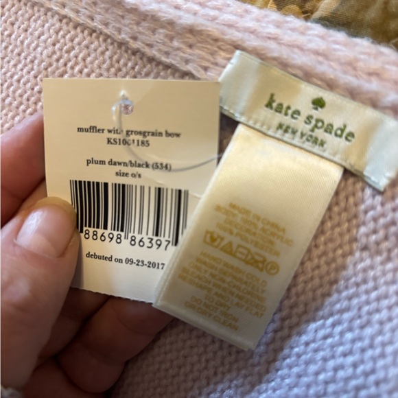 KATE SPADE Set Black Bow Beret Hat Plum Dawn Muffler Scarf NWT - Picture 6 of 7